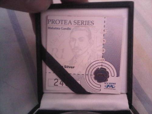 2008 Mahatma Gandhi PROOFED SILVER BULLION R1 COIN
