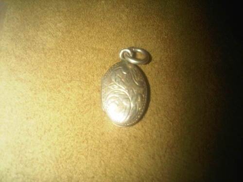 Vintage Sterling Silver Oval Locket Pendant