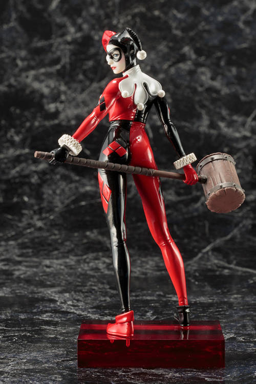 DC UNIVERSE HARLEY QUINN ARTFX+ STATUE