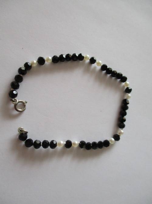 Sterling Siver Faceted Onyx and White Pearls Bracelet