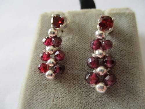 925 Sterling Silver and Henuine Garnets Earrings