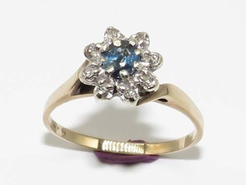 Enchanting Ceylon Blue Sapphire & Diamond Ring in 9ct Yellow Gold