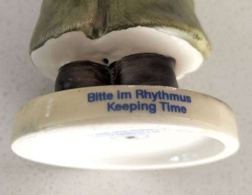Goebel Hummel figurine - Keeping time