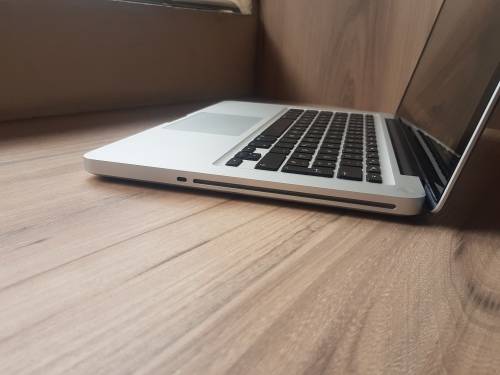 Macbook Pro 13 Mid 2012 + Free Laptop Bag