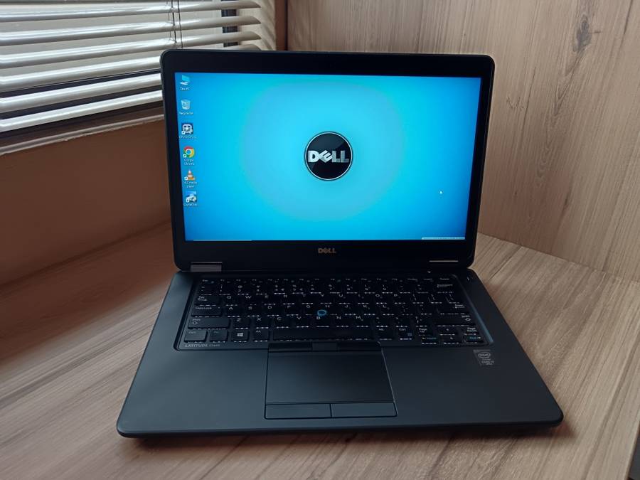 Dell latitude E7450 Ultrabook i7 + Free Laptop Bag