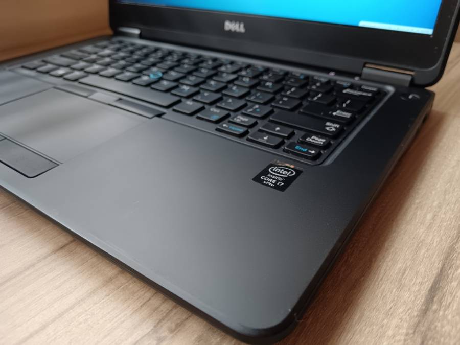 Dell latitude E7450 Ultrabook i7 + Free Laptop Bag