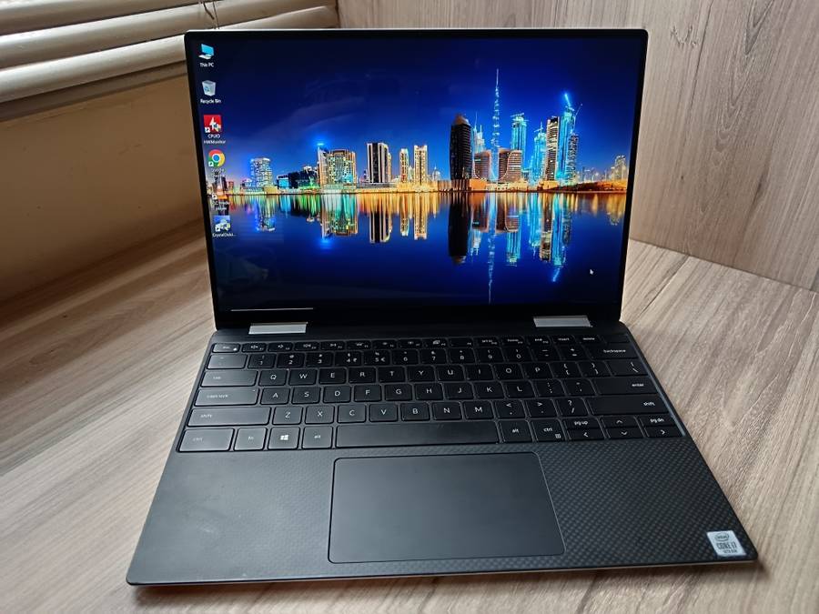 Dell XPS 13 7390 2-in-1 10th Gen Intel Core i7 + Free Laptop Bag