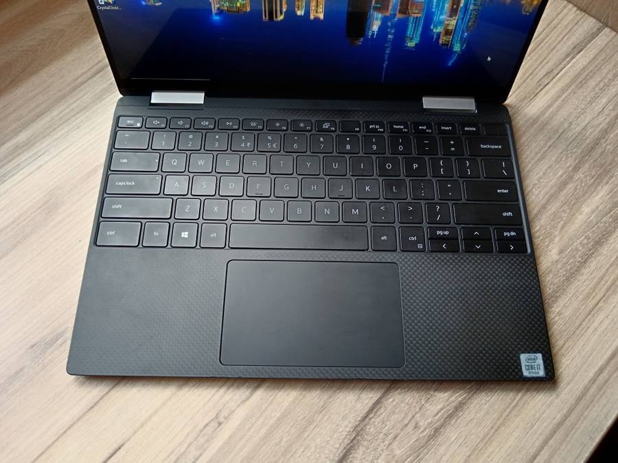 Dell XPS 13 7390 2-in-1 10th Gen Intel Core i7 + Free Laptop Bag