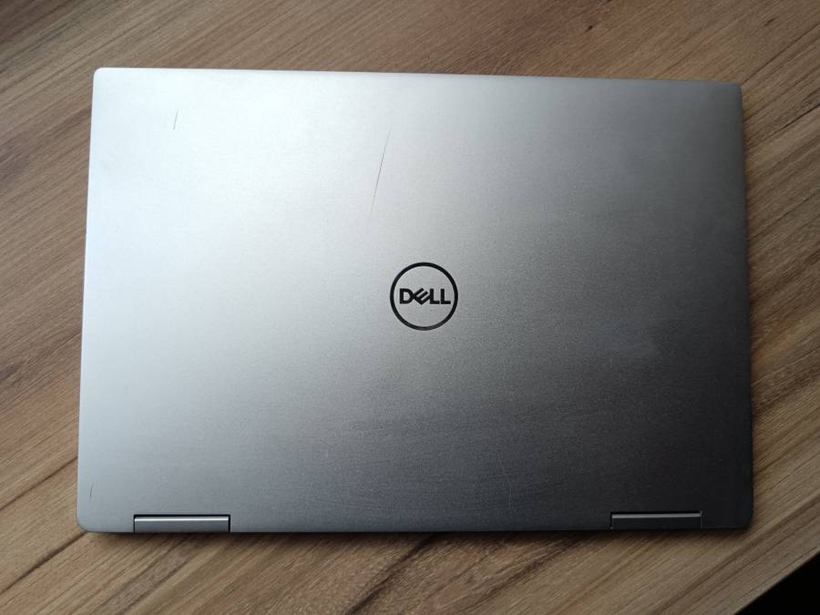 Dell XPS 13 7390 2-in-1 10th Gen Intel Core i7 + Free Laptop Bag