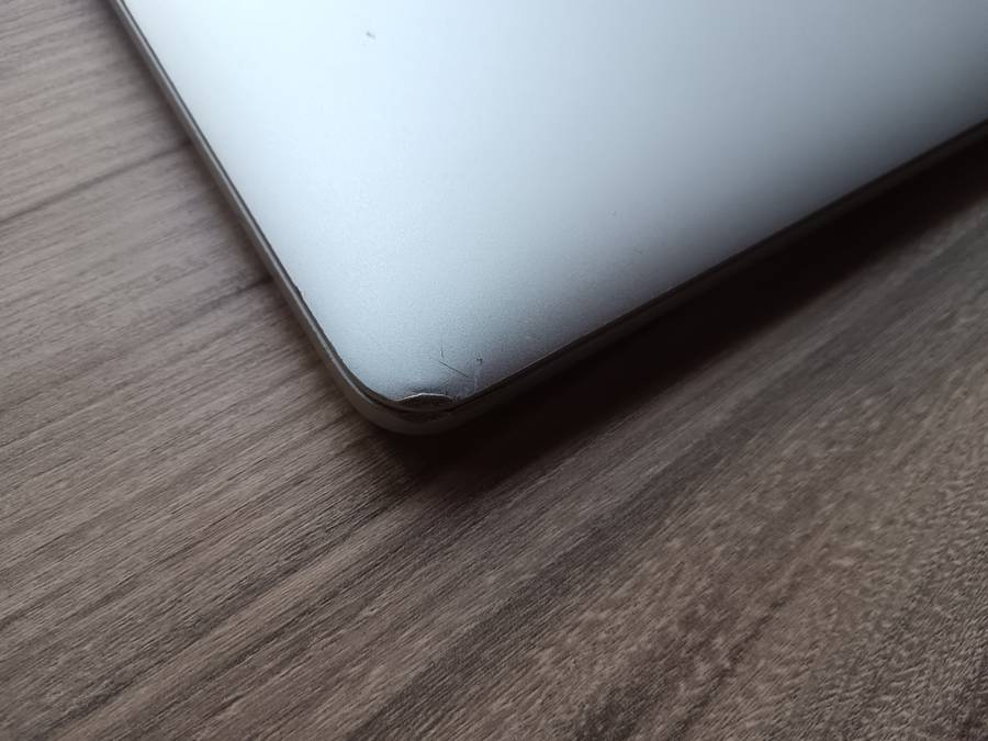 2015 MacBook Pro 15inch Retina Intel Core I7 + Free Laptop Bag