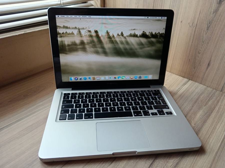 I5 Macbook Pro 13inch Mid 2012 + Free Laptop Bag