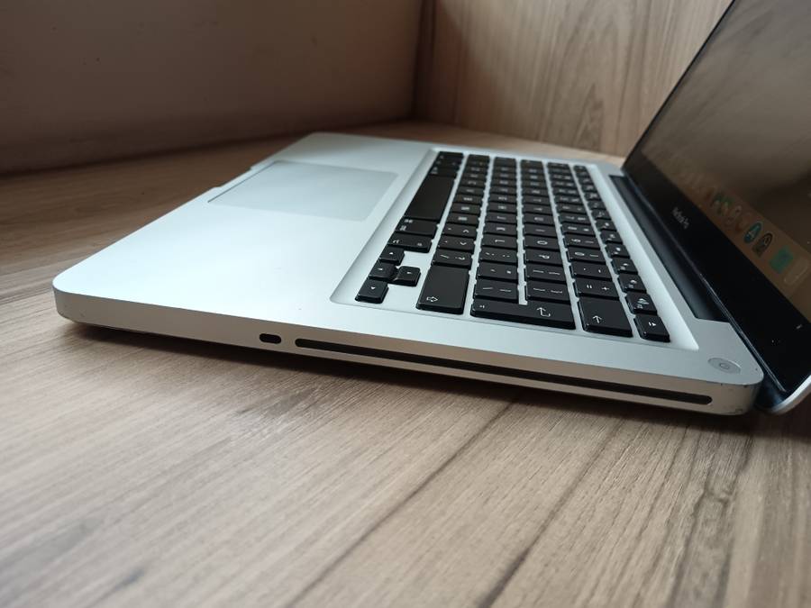 I5 Macbook Pro 13inch Mid 2012 + Free Laptop Bag