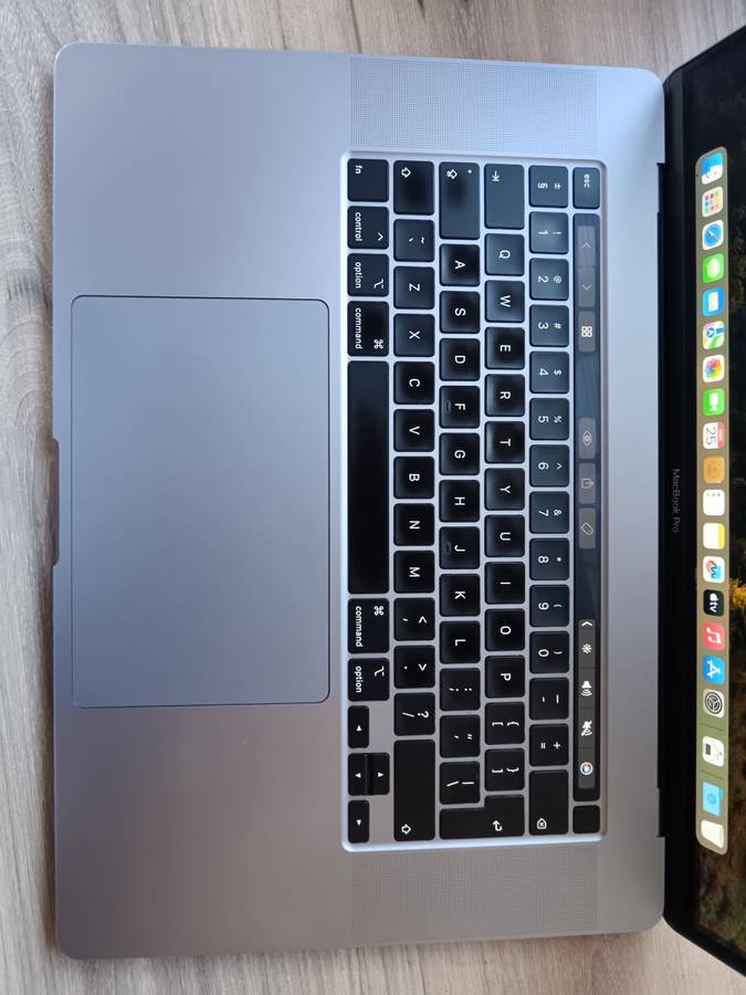 Macbook Pro 16-Inch 2019 Touch Bar 2.6GHz i7 16GB 512GB SSD + Free Laptop Bag