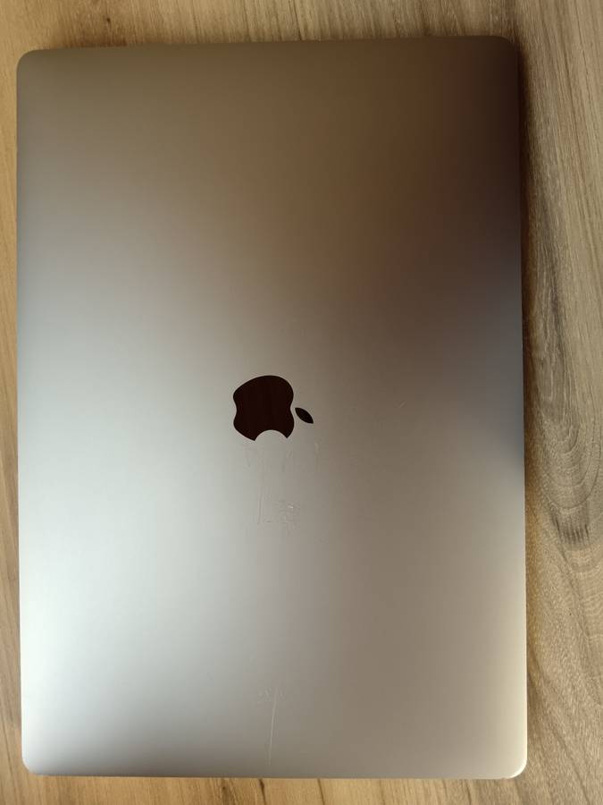 Macbook Pro 16-Inch 2019 Touch Bar 2.6GHz i7 16GB 512GB SSD + Free Laptop Bag