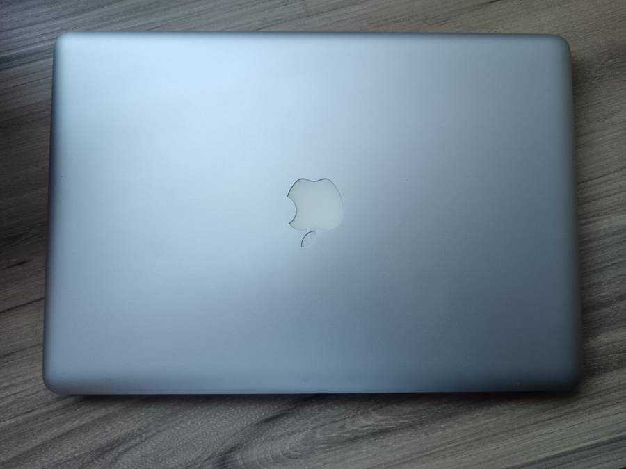 Macbook Pro 15inch Intel Core I7 + Free Laptop Bag