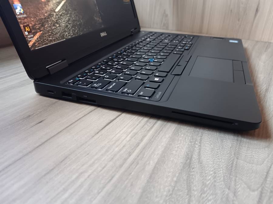 Dell Latitude 5580 Intel Core i7 + Free Laptop Bag