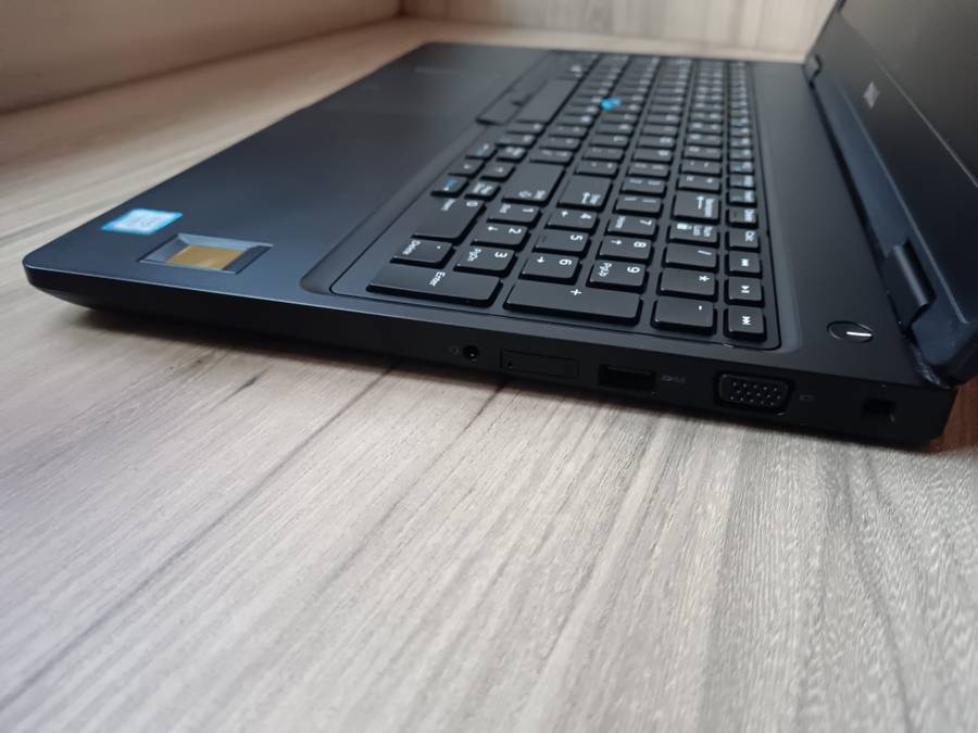 Dell Latitude 5580 Intel Core i7 + Free Laptop Bag