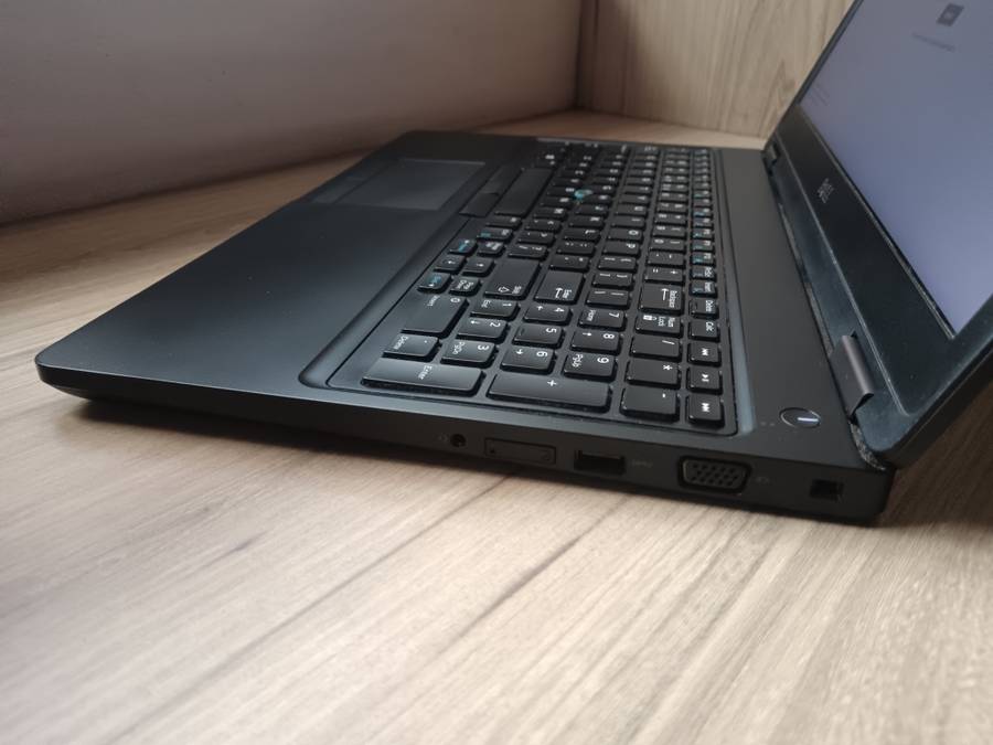 Dell Latitude 5580 Intel Core i7 + Free Laptop Bag