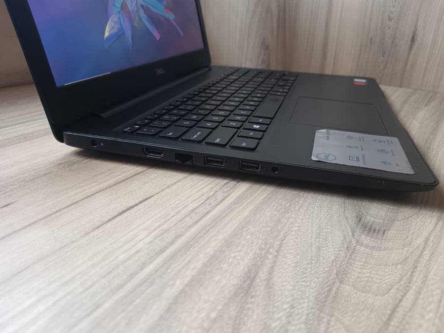 Dell Inspiron 15 3580 Intel Core i7 + Free Laptop Bag