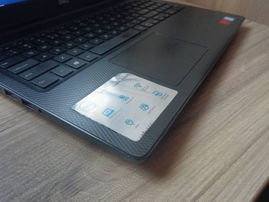 Dell Inspiron 15 3580 Intel Core i7 + Free Laptop Bag