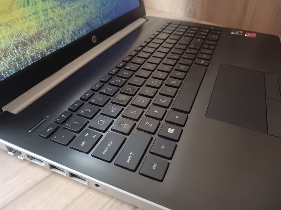 Hp Laptop 15 AMD Ryzen 5 3500U + Free Laptop Bag