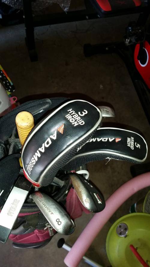 Adams a205 clubs