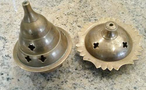 2 small incense burners
