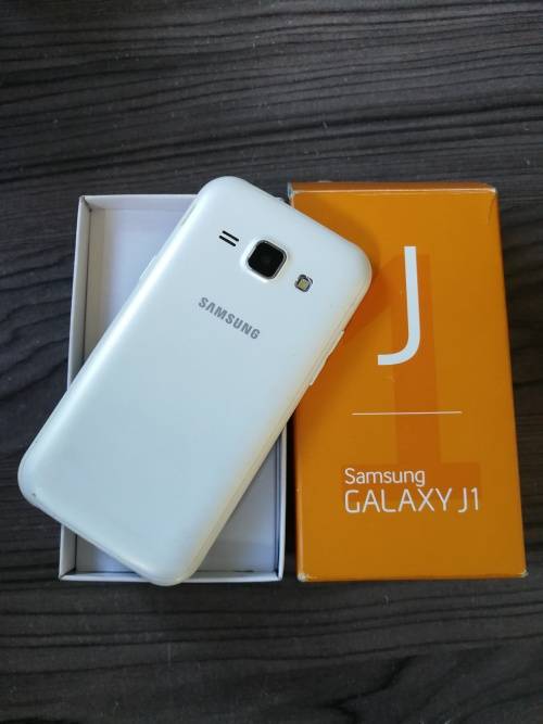 SAMSUNG GALAXY J1