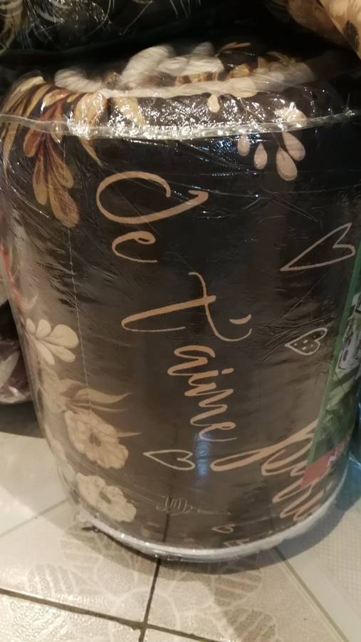 COMFORTER SET..DOUBLE bed only -MOTHER'S DAY SPECIAL- STOCK MUST CLEAR- REVERSIBLE