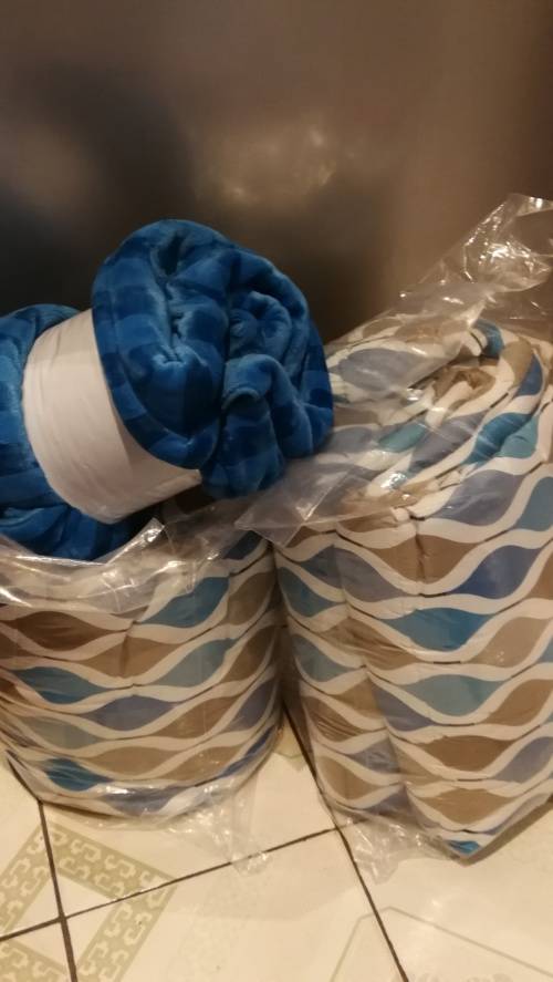 COMFORTER SETS -3PIECE...******BARGAIN WITH BED THROW  ***** MOTHER'S DAY SPECIAL