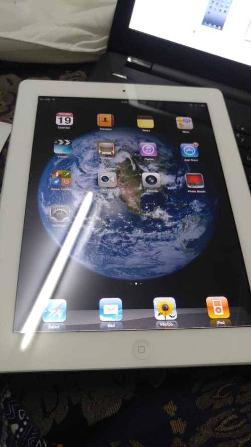 Apple iPad 2 MC984LL/A Tablet (64GB, Wifi - White)