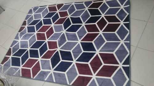 CARPET ...MEMORY FOAM ...EXCELLENT ,,SUPER SOFT BEAUTIFUL TO ENHANCE ANY ROOM :1900MM X 1400MM