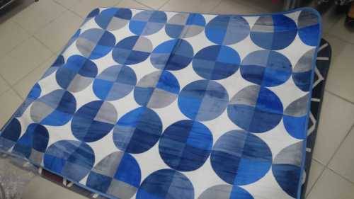 CARPET ...MEMORY FOAM ...EXCELLENT ,,SUPER SOFT BEAUTIFUL TO ENHANCE ANY ROOM :1900MM X 1400MM