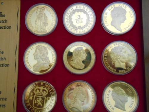 1978 - 30 PIECE GOLD PLATED STERLING SILVER HERITAGE PROOF MEDALLION SET, PRESENTATION CASE.