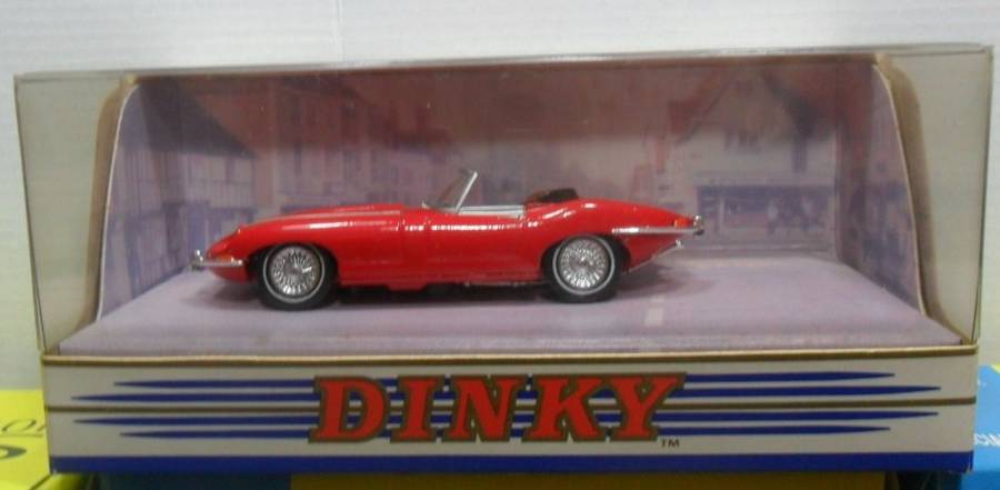 DINKY DY - 18 1968 JAGUAR " E " TYPE MK. 1 1/2  ABSOLUTELY  MINT CONDITION - BOXED.