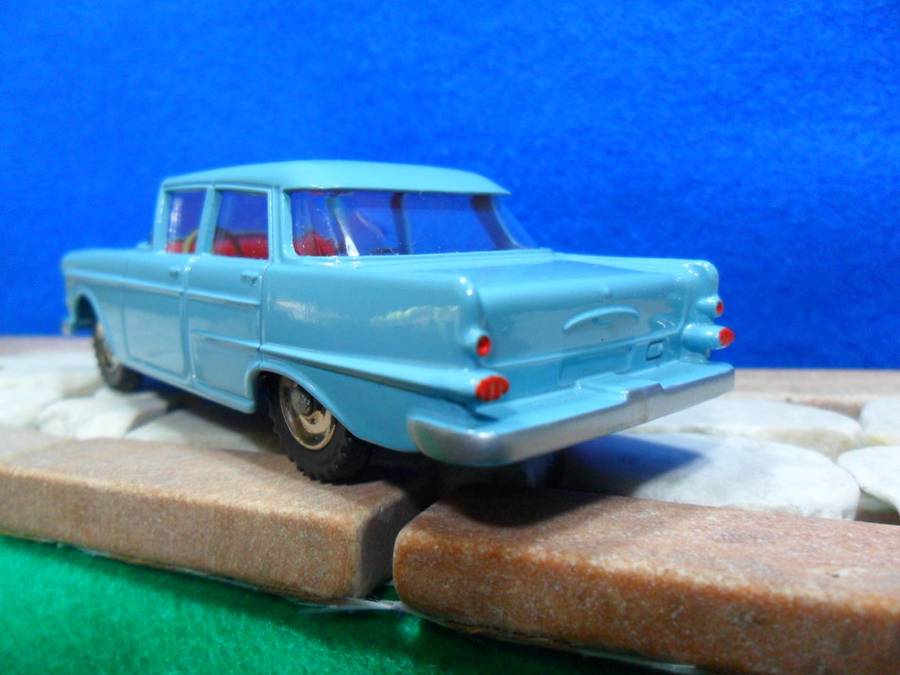 RARE STUNNING ATLAS DINKY NO 177  OPEL KAPITAN  [ BLUE  VERSION ] ABSOLUTELY MINT BOXED .