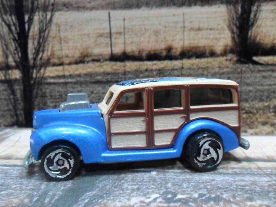 STUNNING   HOT WHEELS  WOODY STATION WAGON   " SURF BEAT " ,  NEAR MINT CONDITION ,  MADE IN 1979