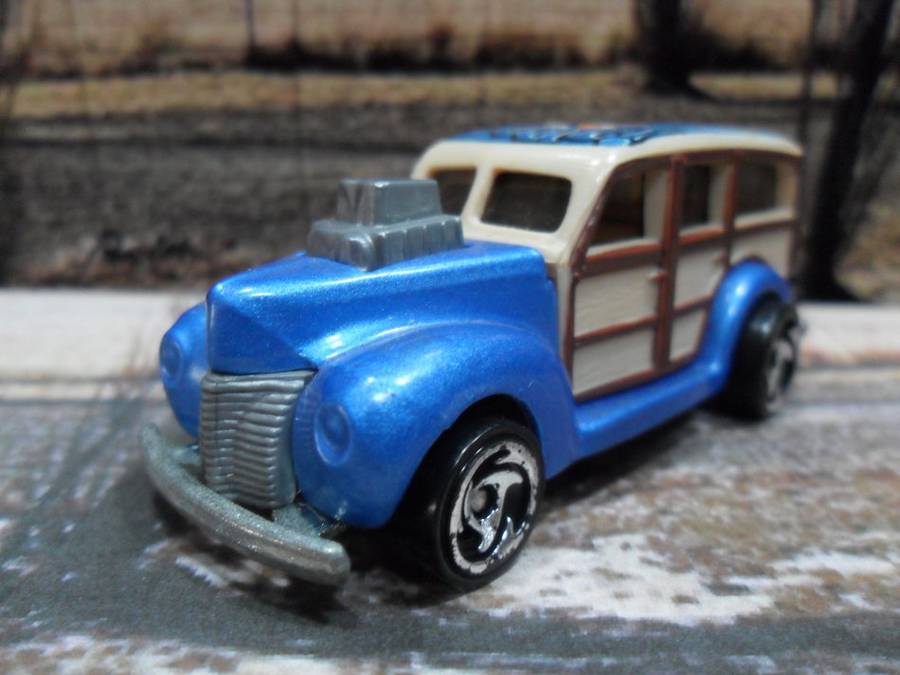 STUNNING   HOT WHEELS  WOODY STATION WAGON   " SURF BEAT " ,  NEAR MINT CONDITION ,  MADE IN 1979