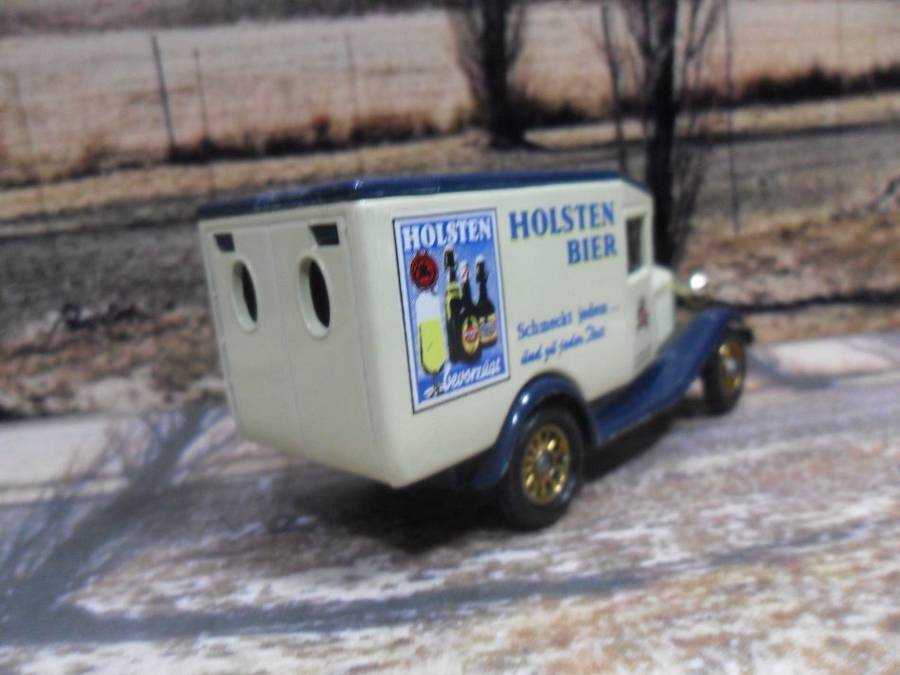 VERY RARE , STUNNING  LLEDO  DG 13075 - 1930 MODEL A FORD VAN  " HOLSTEN BIER  " MINT - BOXED