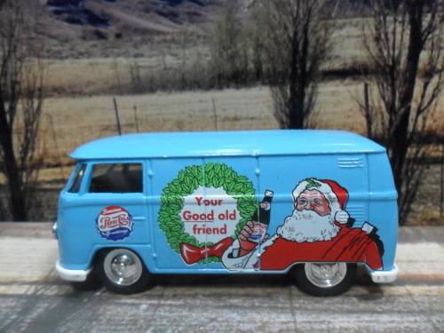 STUNNING  LLEDO   - 1955 VW KOMBI  VAN  - " PEPSI-COLA  1995 LTD EDITION XMAS MODEL " MINT - BOXED