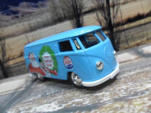 STUNNING  LLEDO   - 1955 VW KOMBI  VAN  - " PEPSI-COLA  1995 LTD EDITION XMAS MODEL " MINT - BOXED