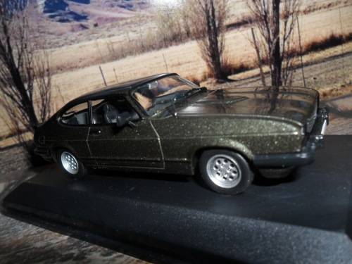 VERY RARE , ABSOLUTELY STUNNING  IXO / ALTAYA  1981  FORD CAPRI 2.8   -  MINT IN DISPLAY CASE