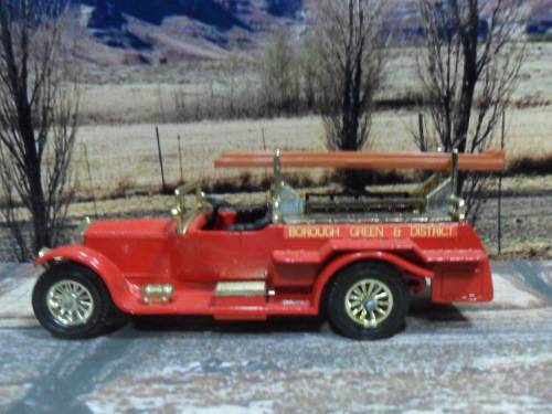 RARE , STUNNING MATCHBOX NO Y - 6 D  1920  ROLLS - ROYCE FIRE ENGINE -  MINT CONDITION - GOOD  BOX