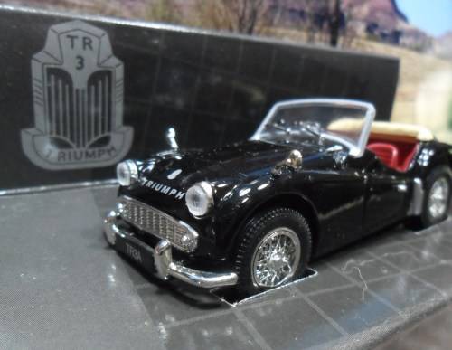 STUNNING   CORGI NO  04101  -  1957 - 1962  TRIUMPH TR 3A  OPEN TOP  - MINT IN ORIGINAL  DISPLAY BOX