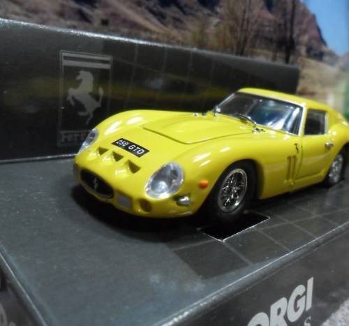 STUNNING   CORGI NO  02601  -  1962 - 1964  FERRARI 250 GTO  -  MINT  IN THE ORIGINAL  DISPLAY BOX