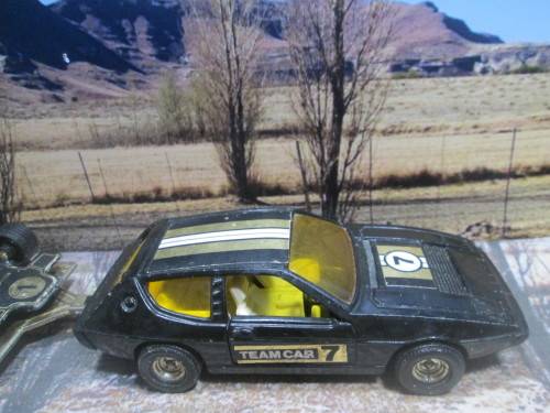 RARE 1979  CORGI GIFT SET 32 - LOTUS ELITE AND JPS F1 RACING CAR ON TRAILER  -  GOOD COND  -  NO BOX