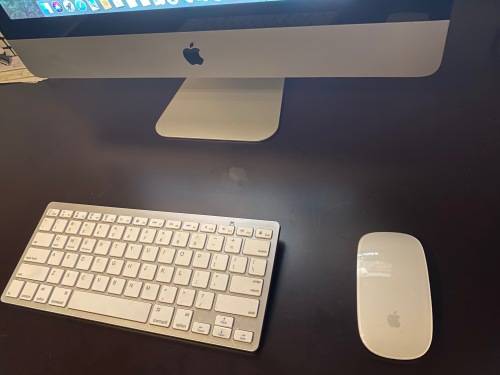 iMac 21.5` 3.0Ghz, 8GB RAM, 500GB HDD, Magic mouse and keyboard