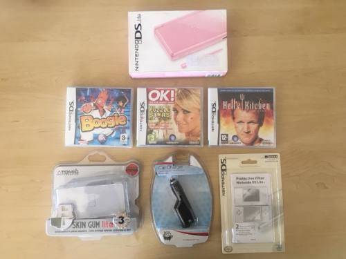 Nintendo DS Lite Bundle (DS)