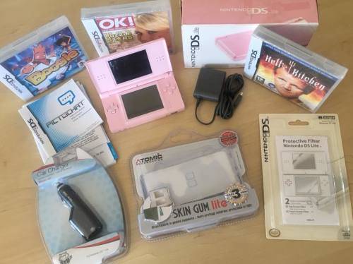Nintendo DS Lite Bundle (DS)