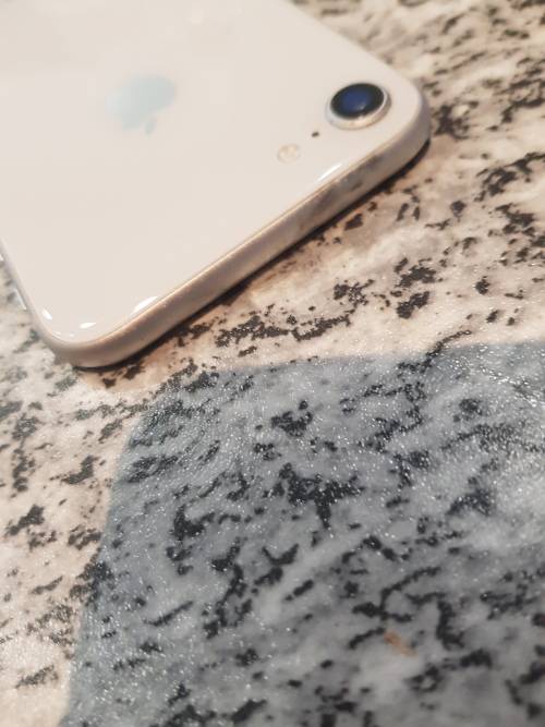 Iphone 8  ,64Gb excellent condition